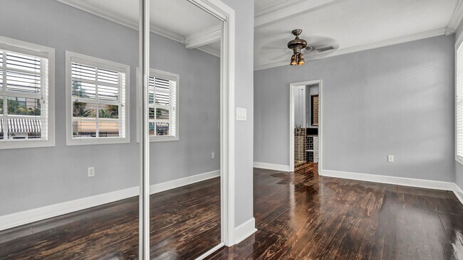 Building Photo - Charming 2BR/2BA with Bonus Room South Tam...