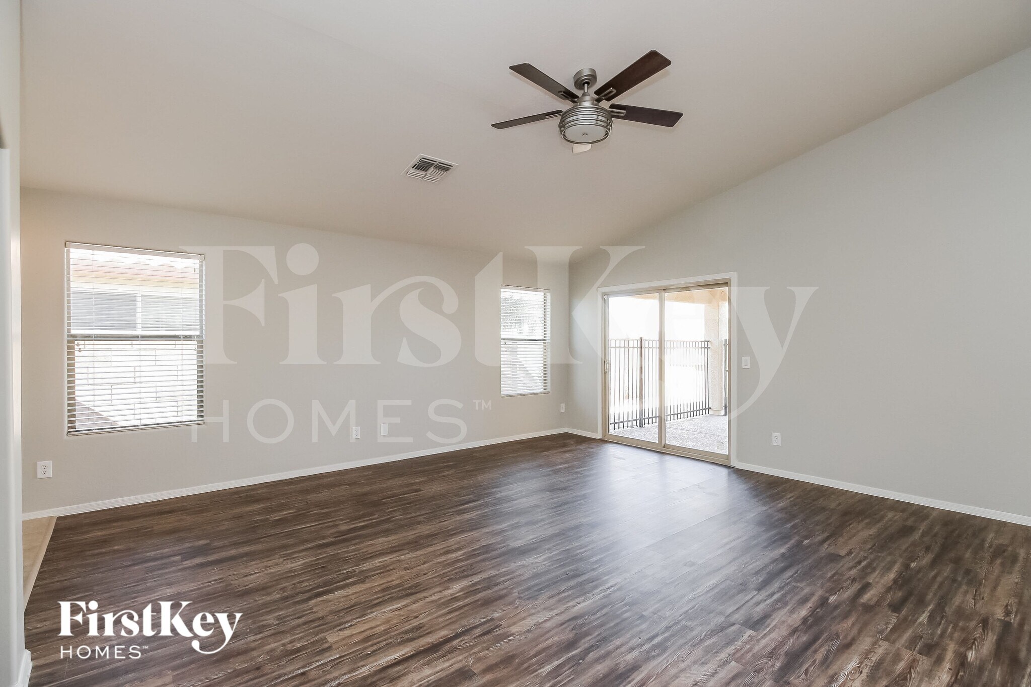 Building Photo - 480 W Dexter Way