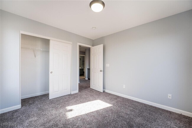Building Photo - 5555 W Sun Temple Ave