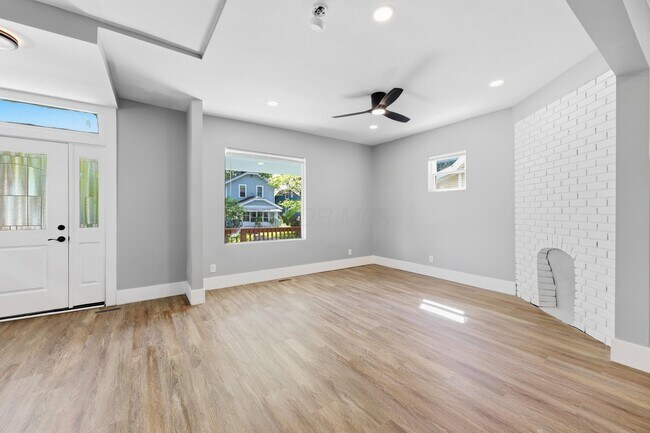 Building Photo - 506 Melrose Ave