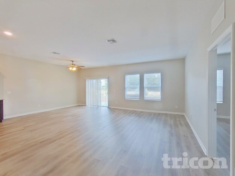 Building Photo - 16517 Cherry Landing Dr