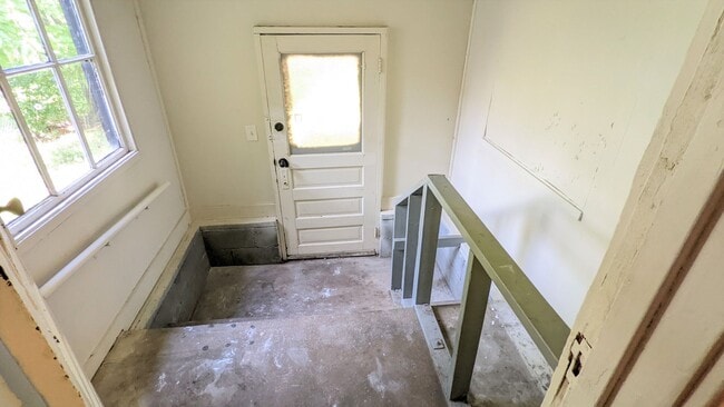 Building Photo - 1715 Ray St