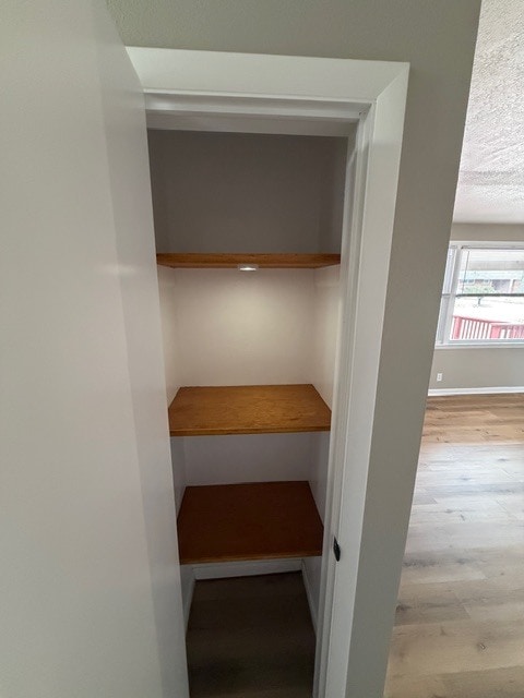 Building Photo - 2213 Roland Dr