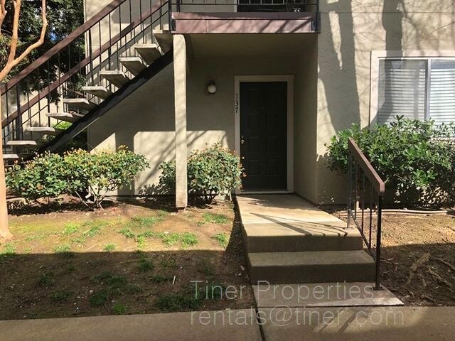 Building Photo - Natomas 2 Bedroom Condominium in Gated Com...