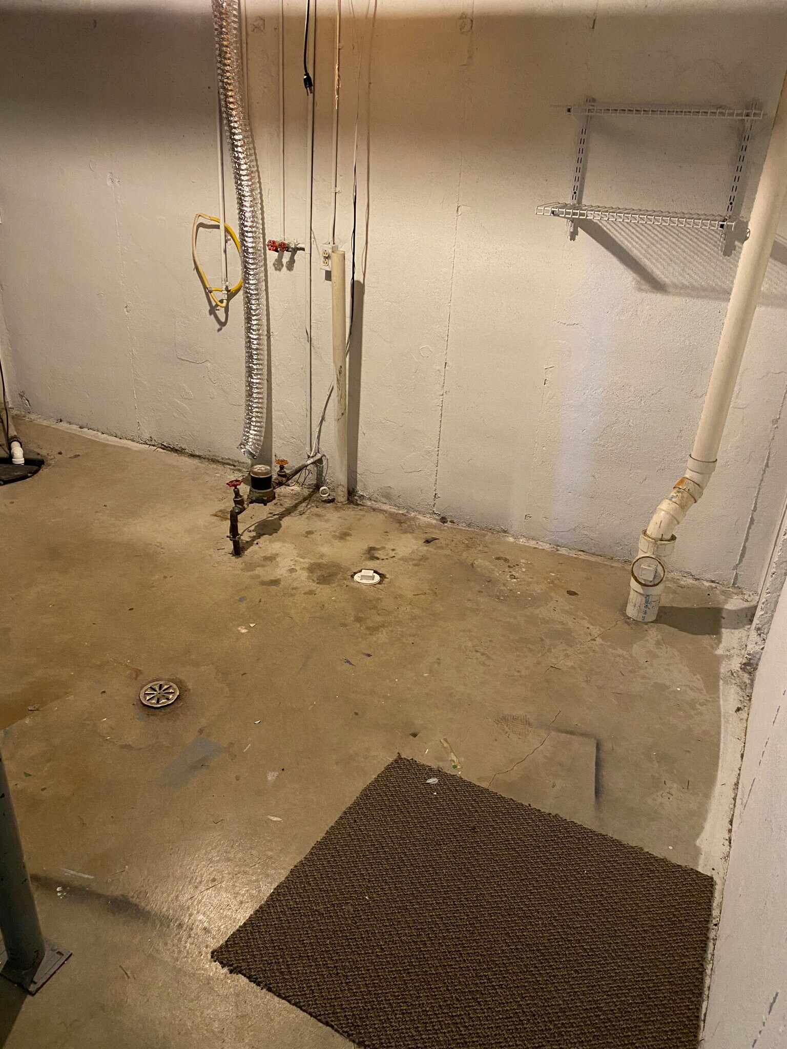 Washer/Dryer hookups - 6005 Black Oak Dr