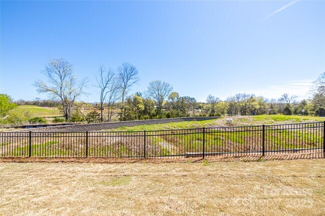 Building Photo - 23018 Clarabelle Dr