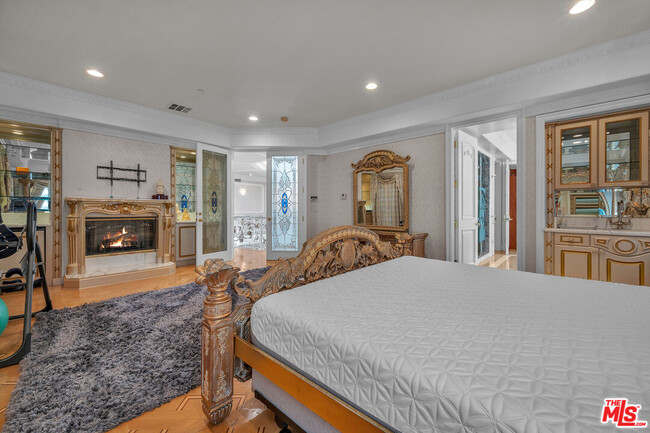 Building Photo - 11244 Briarcliff Ln