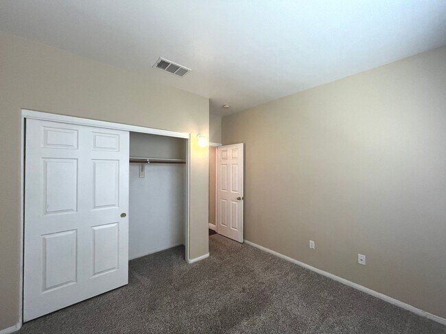 Building Photo - Discover this Gem w/sparkling pool & spa!