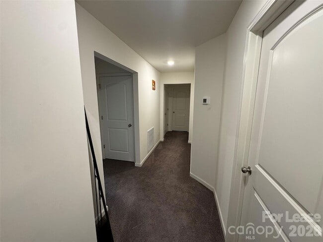 Building Photo - 574 Scotch Meadows Loop