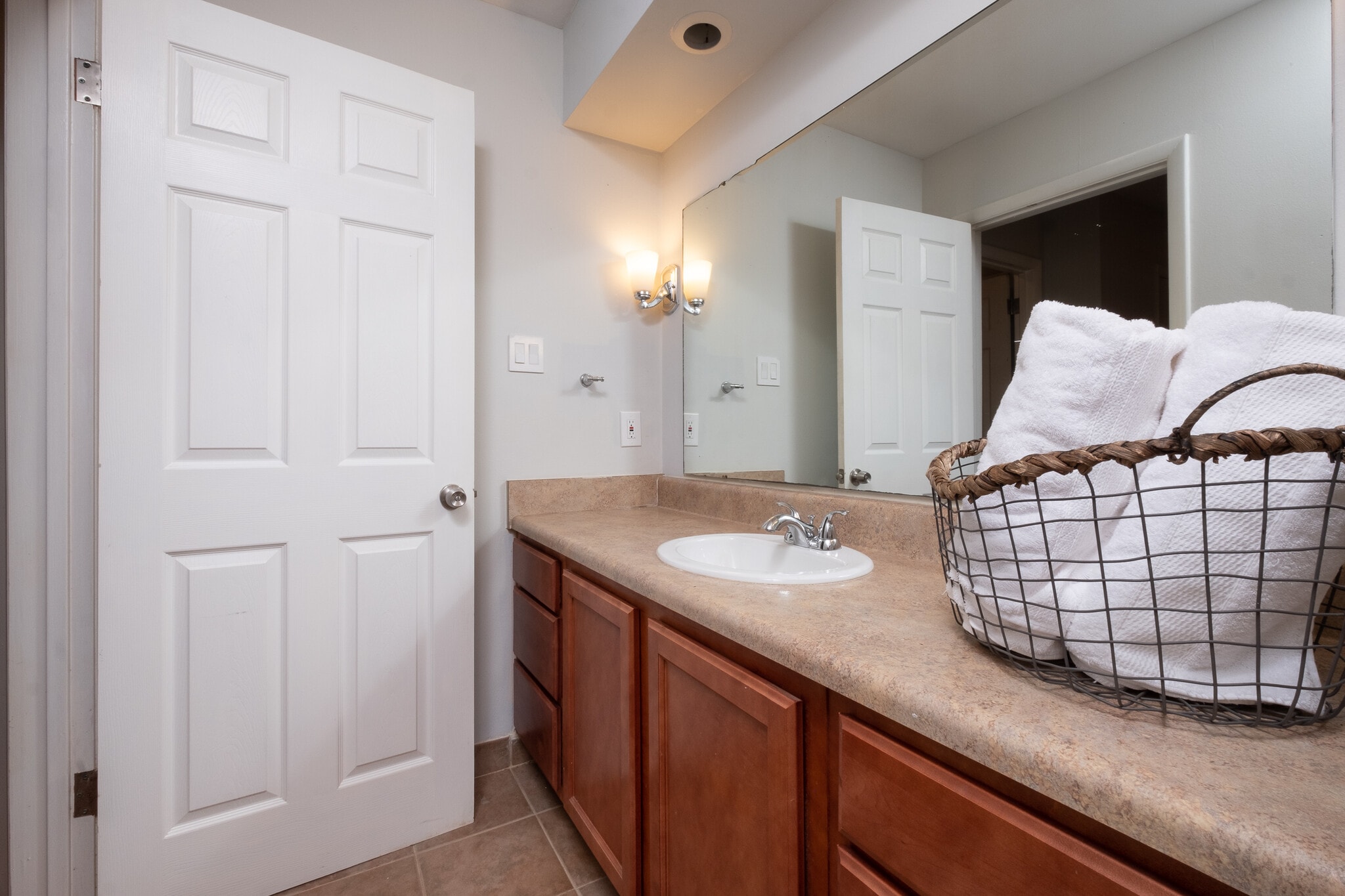 Building Photo - 7403 L St