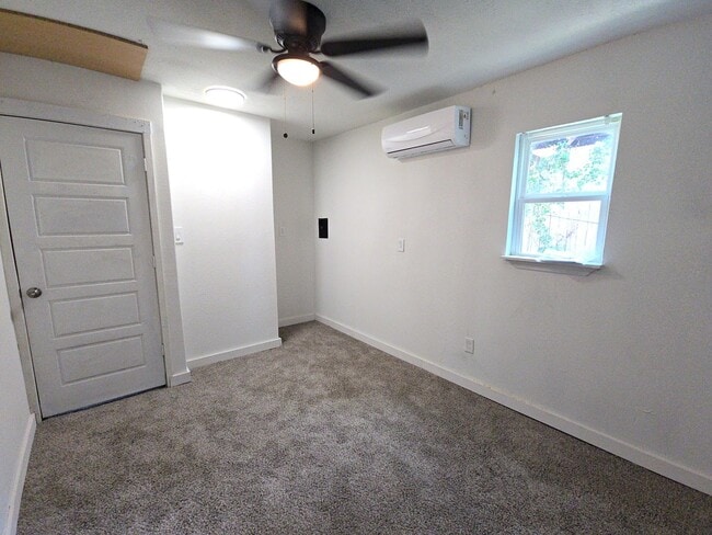 Building Photo - 9010 Linda Vista Rd