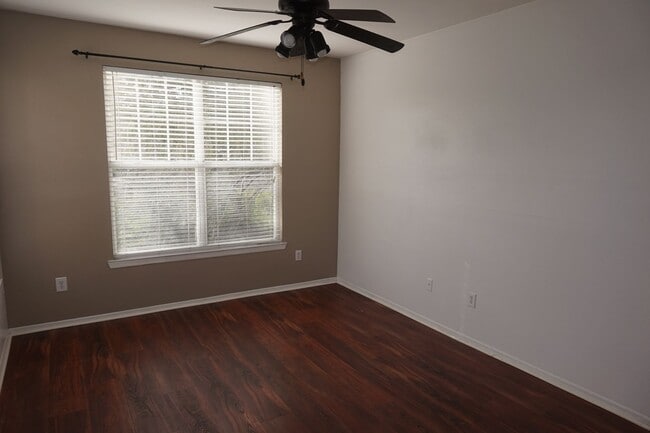 Building Photo - Beautifully Upgraded 2/2 in Residences at Sabal Point