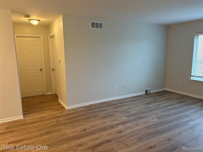 Building Photo - 18574 Masonic