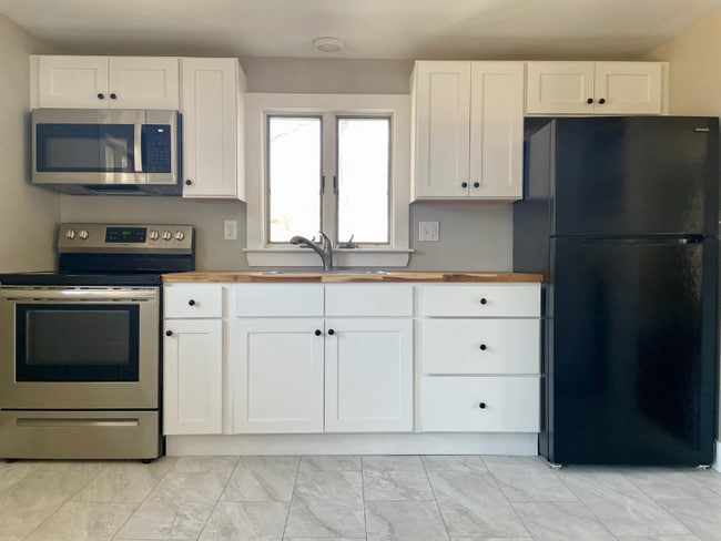 Building Photo - 131 Durham Rd