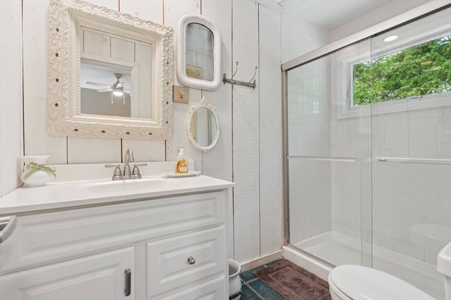 Building Photo - 73 Copeces Ln
