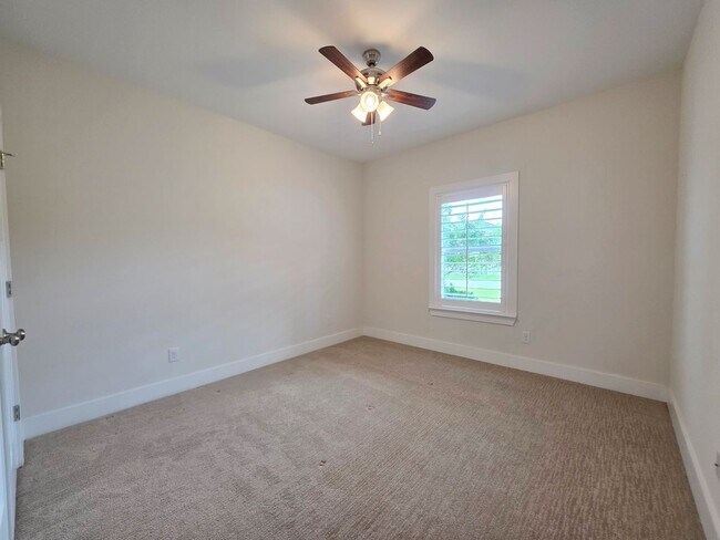 Building Photo - 4570 Omaha Dr