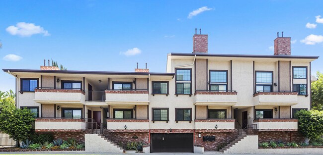 Building Photo - 2250 S Beverly Glen Blvd