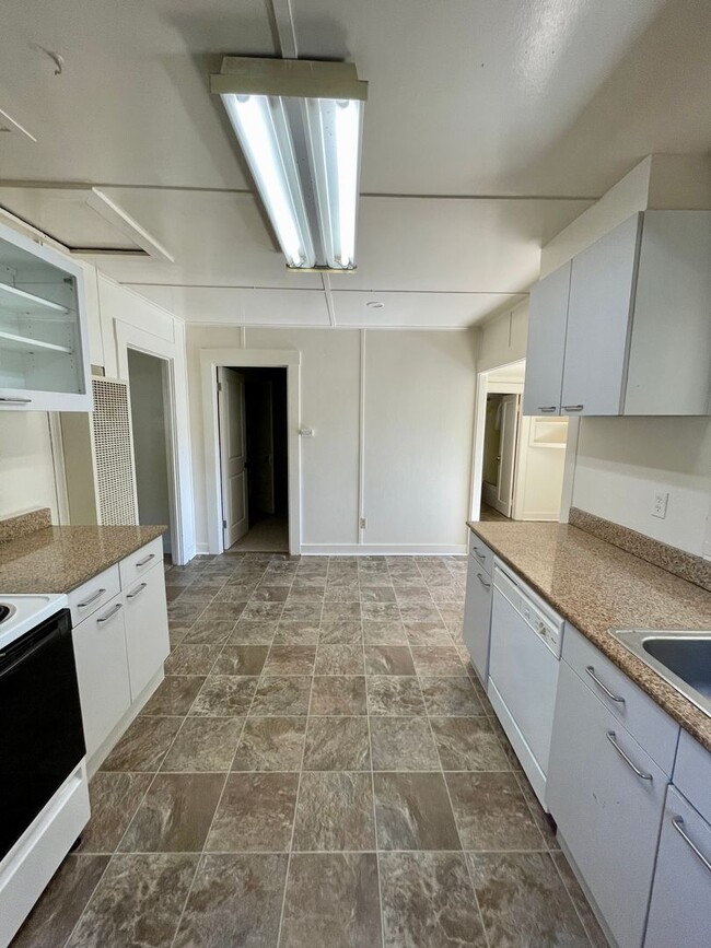 Building Photo - 266