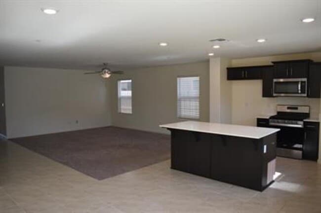 Building Photo - 686 Keenan Ct