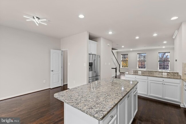 Building Photo - 7035 Southmoor St