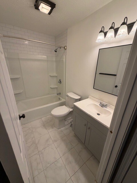 Building Photo - 74 Tennis Plaza Rd