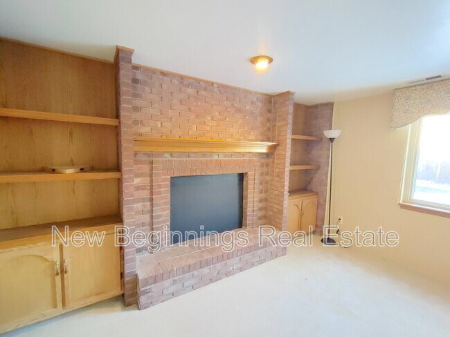 Building Photo - 2125 Sather Dr