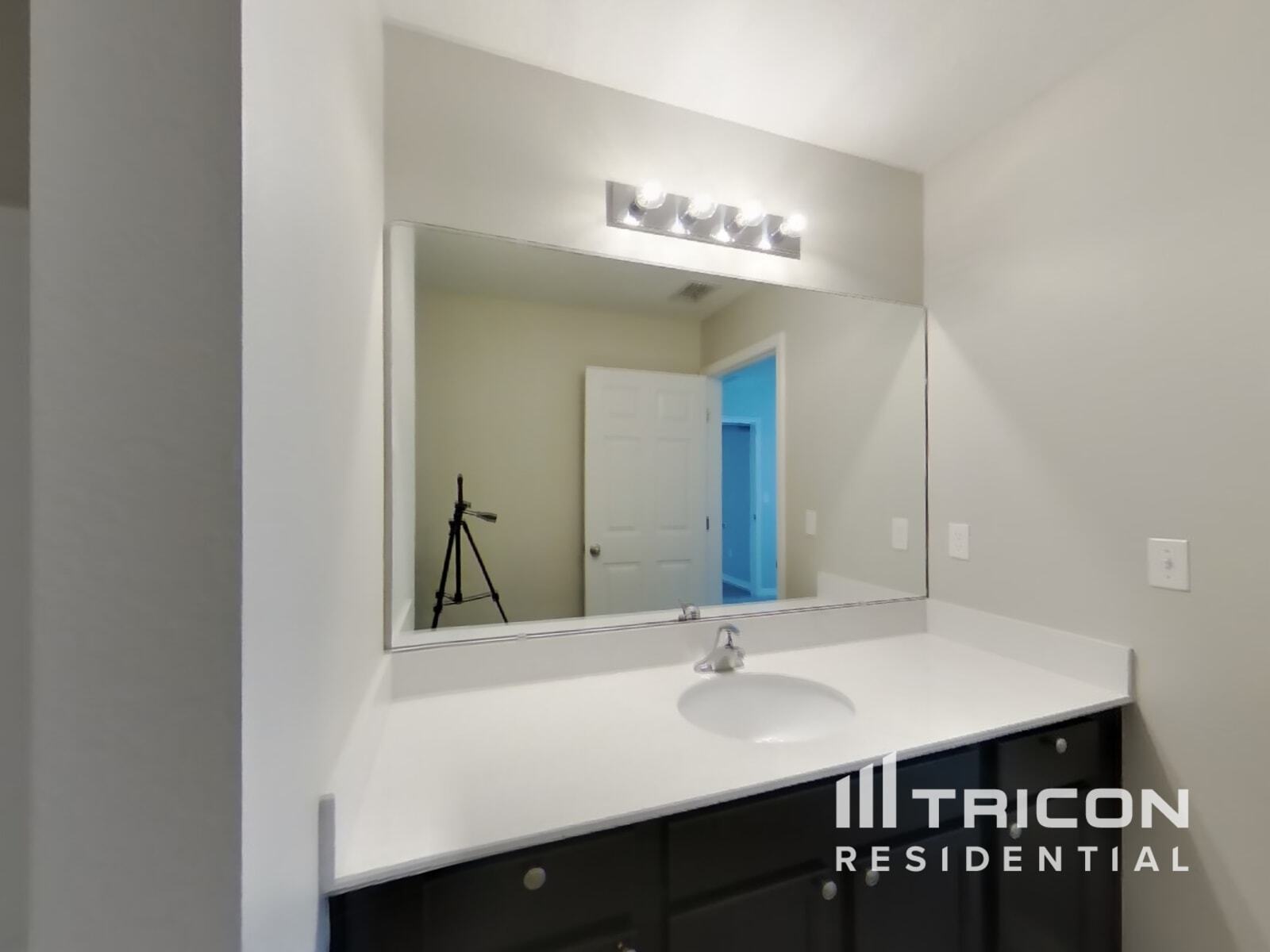 Building Photo - 77013 Birdseye Ct