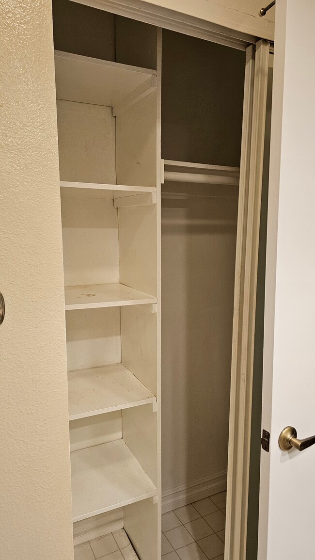 Building Photo - 14727 Magnolia Blvd