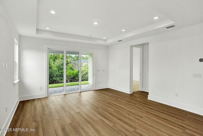 Building Photo - 311 Bay Lk Dr
