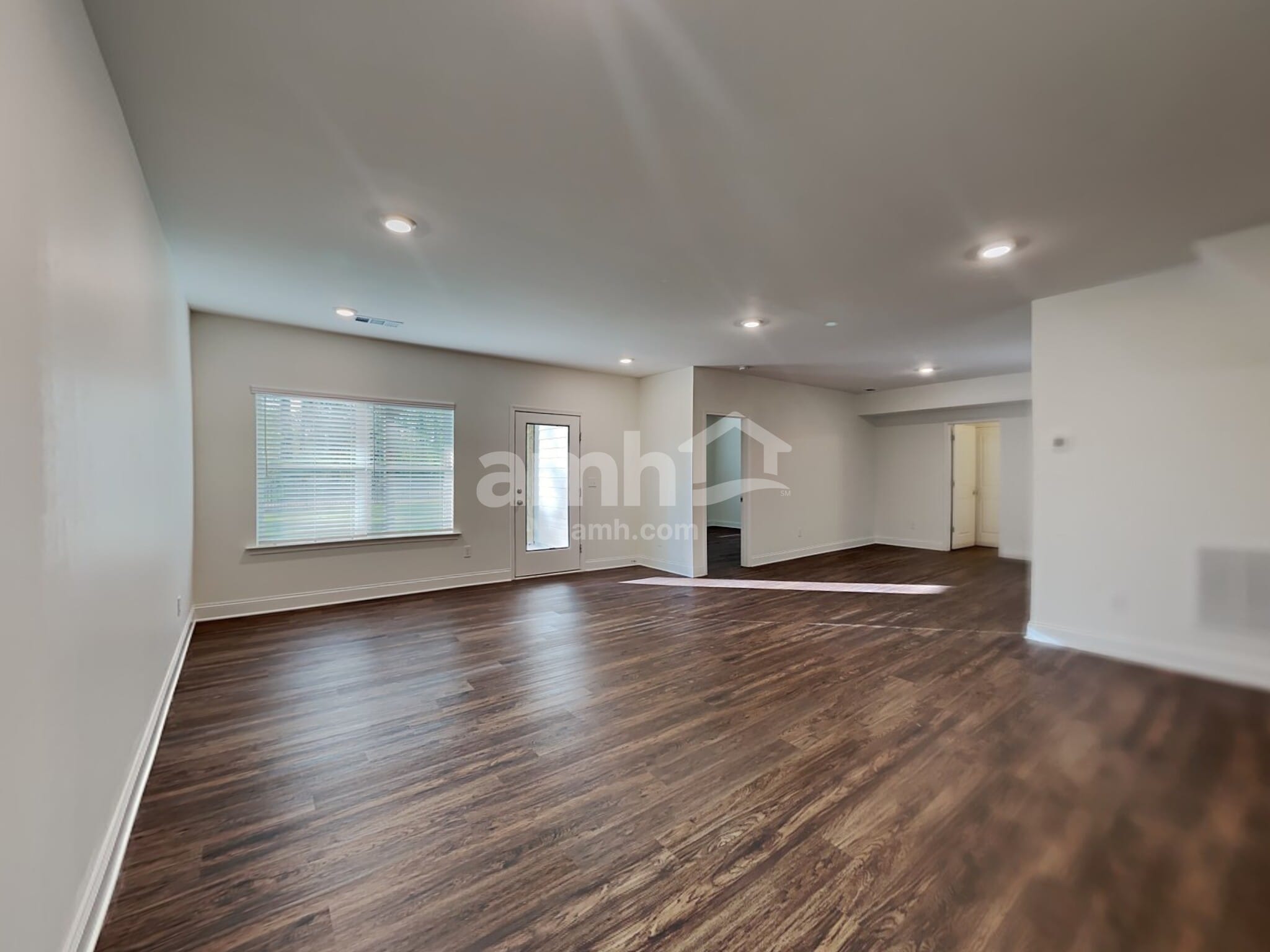 Building Photo - 5275 Hudson Vly Dr