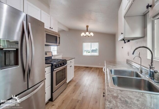 Building Photo - Relaxing 3Bdm 2Ba Single-Family Home in Spring Valley Neighborhood - MI Special