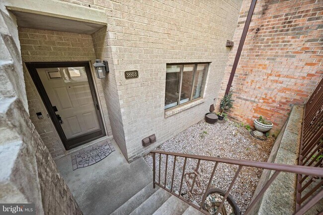 Building Photo - 3895 Steppes Ct