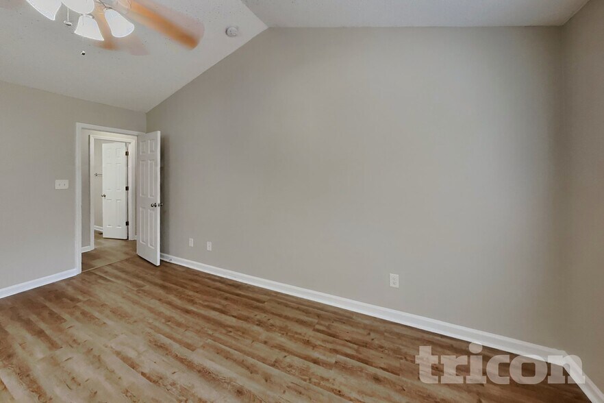 Building Photo - 47 Spaniel Ln