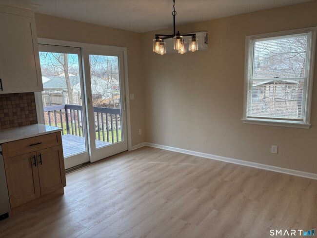 Building Photo - 41 1/2 Cedar Crest Pl