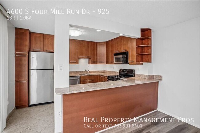 Building Photo - 4600 S Four Mile Run Dr