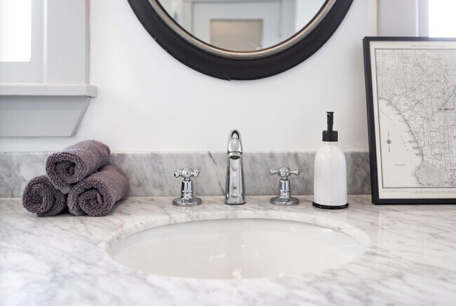 Main Bathroo, - 5850 Foothill Dr