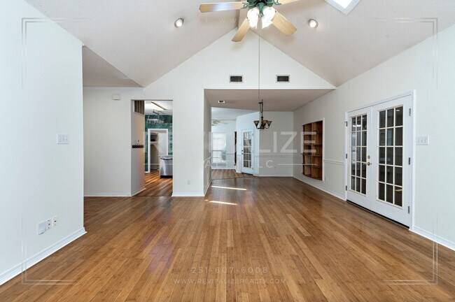 Building Photo - Daphne 3BR/2BA + Bonus Den – Spacious, Stylish & Full of Charm!