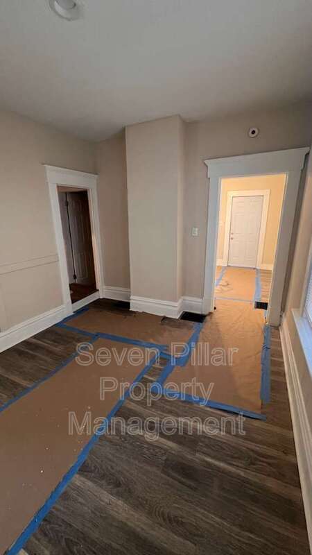 Building Photo - 1345 E Livingston Ave