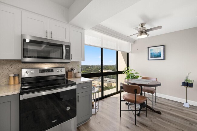 Building Photo - 3301 Bayshore Blvd