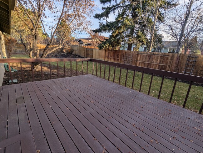 Building Photo - 1315 NE Paula Dr