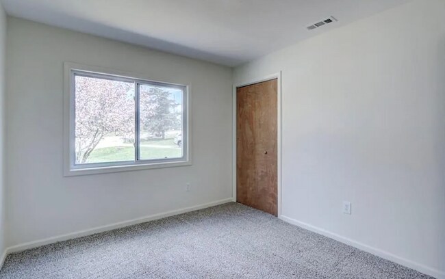 Building Photo - Beautifully remodeled 4-bedroom, 2-bath ho...