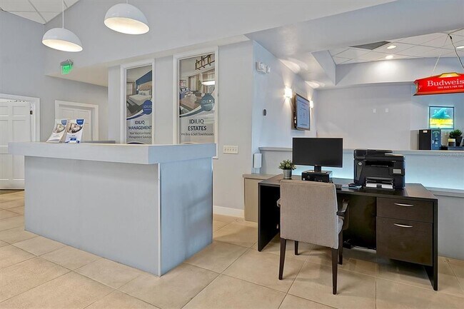 Building Photo - 8591 Bay Lilly Loop
