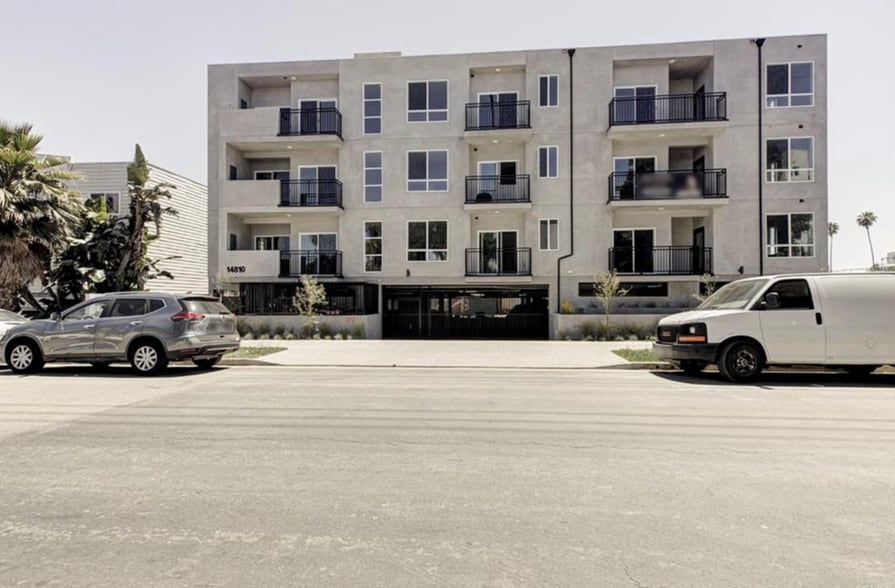Building Photo - 14810 Delano St