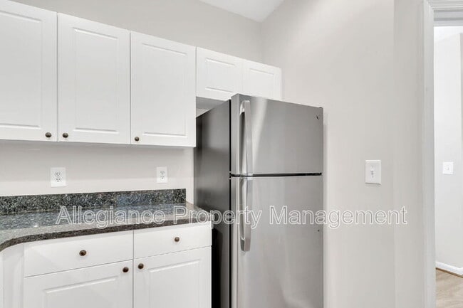 Building Photo - 4560 Strutfield Ln