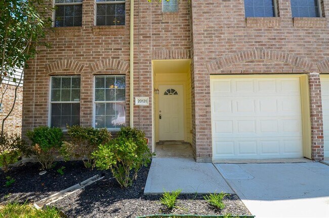 Building Photo - 20131 Larkspur Landing