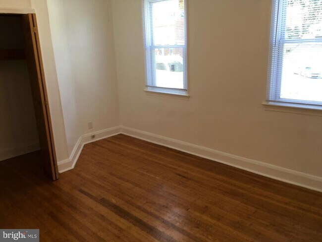 Building Photo - 2477 W Cold Spring Ln