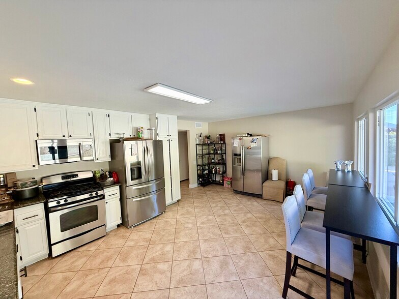 Building Photo - 26431 Via Lara