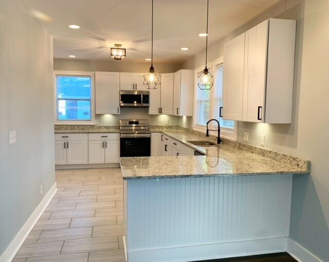 Building Photo - COLLEGE AVE- PROFESSIONALLY REMODELED 5BR/3/5BA HOME AVAILABLE NOW!
