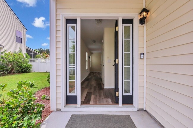 Building Photo - End Unit Townhome For Lease in Godley Park