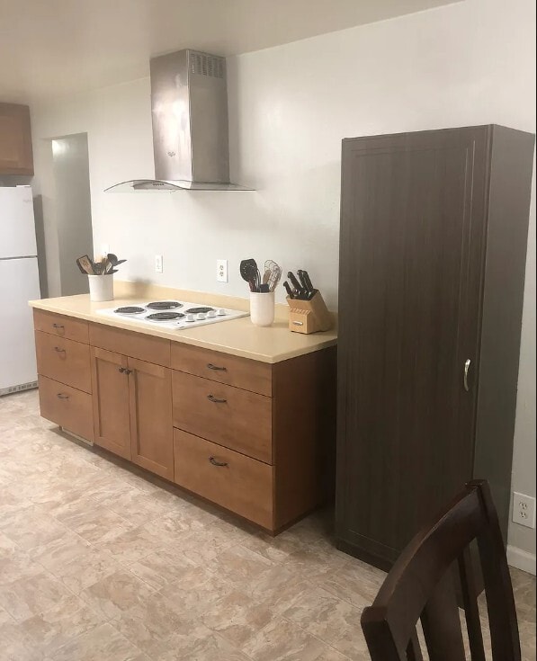 Building Photo - 2418 W Malad St